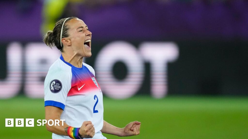 Lucy Bronze celebrates