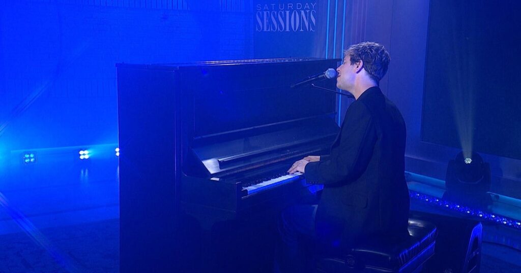 Saturday Sessions: Tom Odell performs "Black Friday"