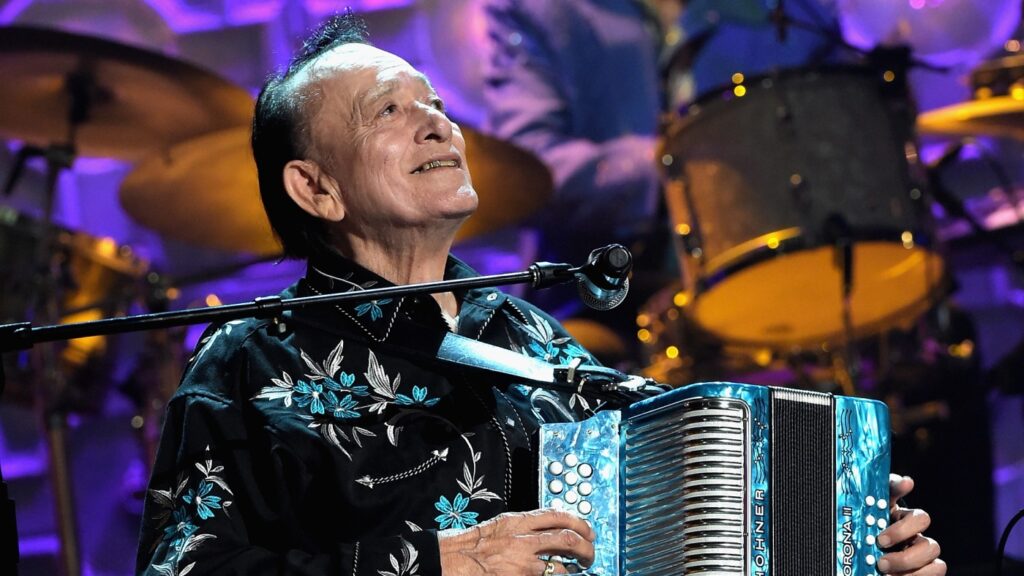 Accordion master Flaco Jimenez has died at 86 : NPR