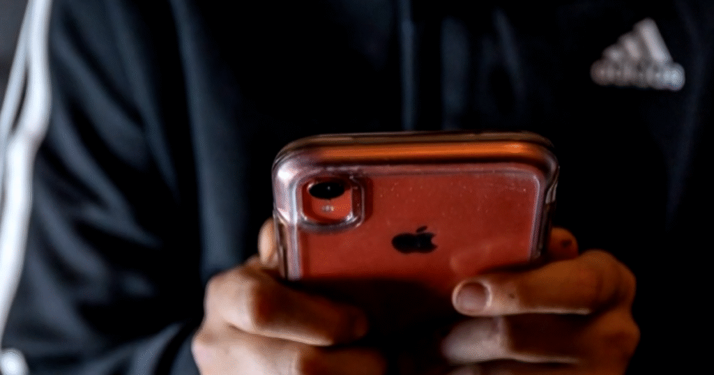 An app is using AI to help parents track their children's online habits and wellbeing. Here's how it works.