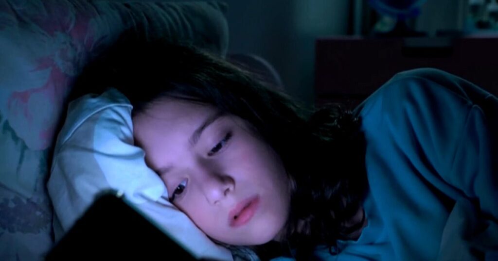 How a new app uses AI to send alerts about your child's mood when online