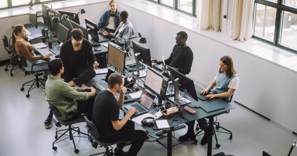 Job hoppers are pumping the brakes as the U.S. labor market downshifts