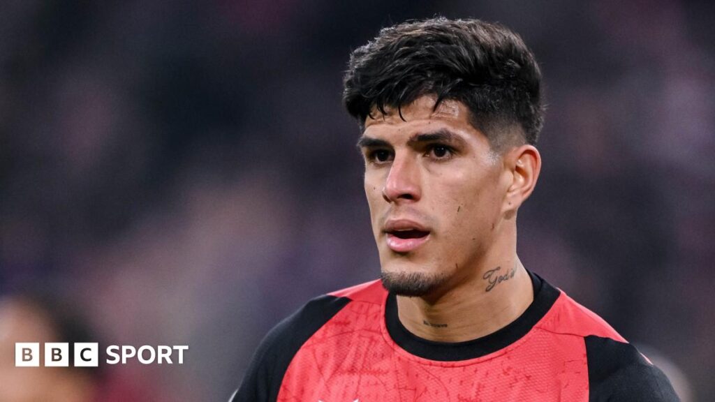 Piero Hincapie in action for Bayer Leverkusen