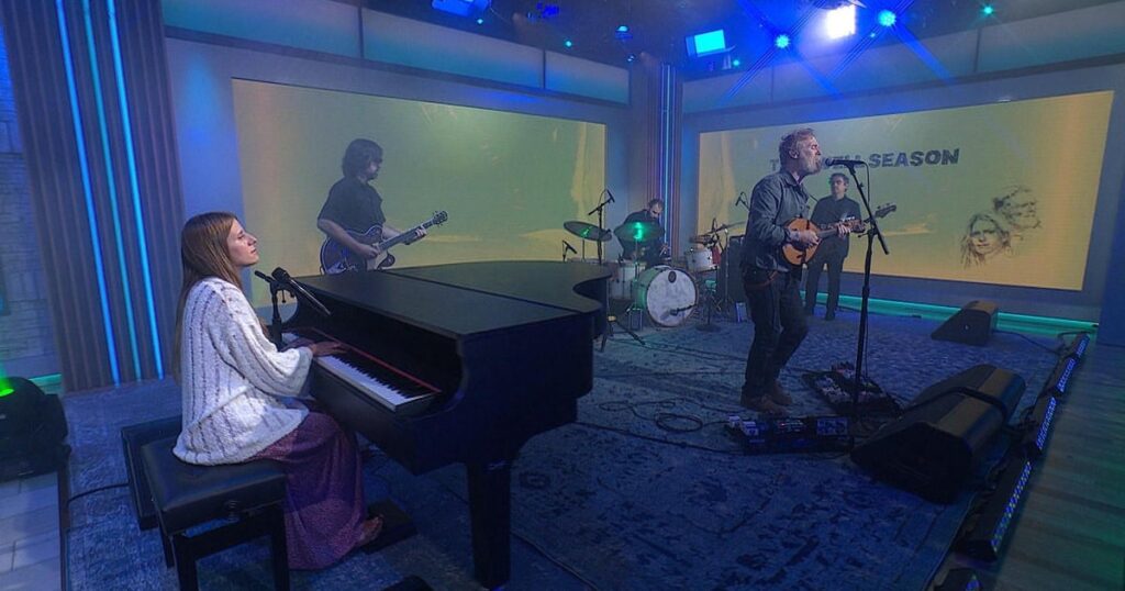 Saturday Sessions: The Swell Season performs "Great Weight"