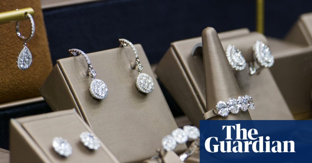 Thieves steal $2m in jewelry in under two minutes at Seattle store | Seattle