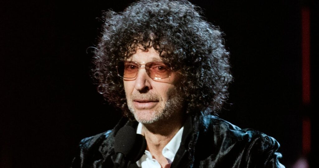 After contract stunt, Howard Stern says he's still in talks with SiriusXM over new deal