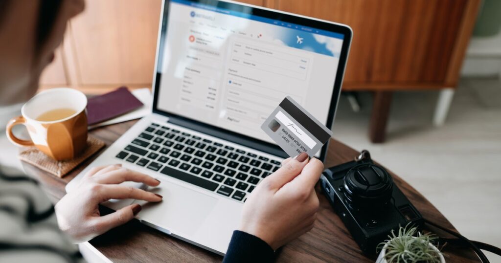 Americans plan to spend less this holiday season, survey shows