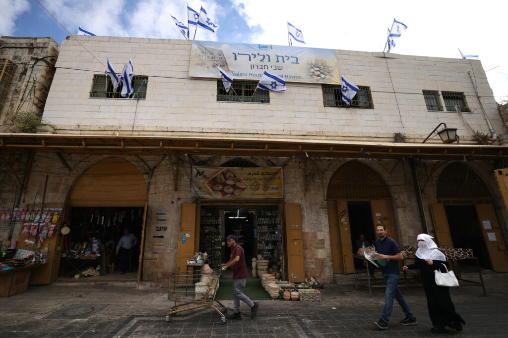 Armed Jewish settlers take over Palestinian home in Hebron | Occupied West Bank
