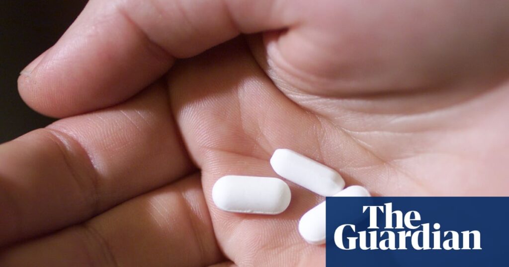Aspirin can have ‘huge effect’ in stopping colorectal cancer returning, study finds | Medical research
