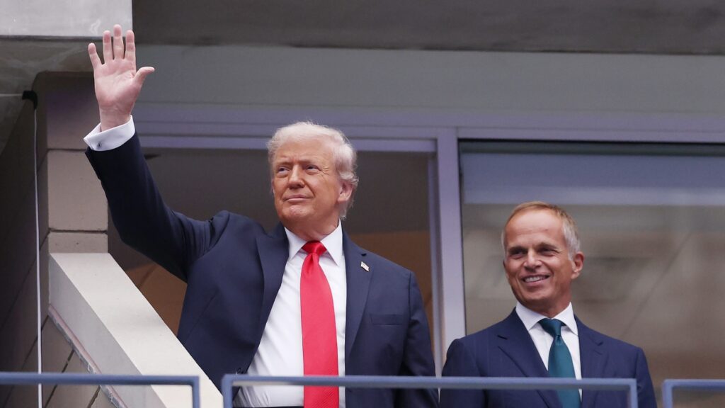 Carlos Alcaraz wins his 2nd U.S. Open at match delayed by Trump's attendance : NPR