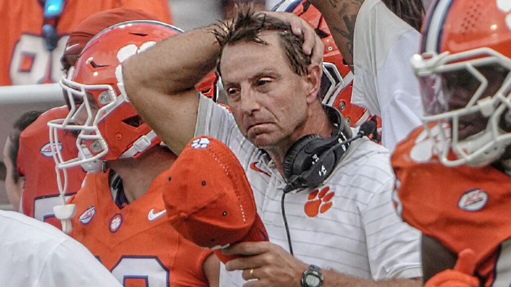 Dabo Swinney emotional as 'painful' loss drops Clemson to 1-3