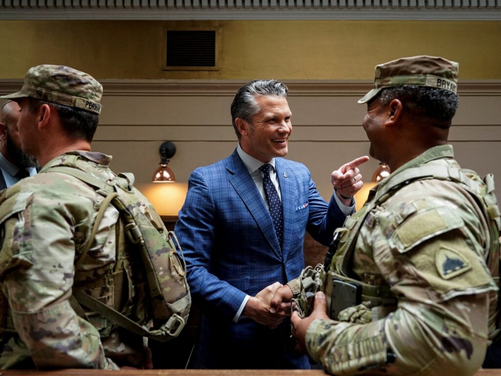 Hundreds of US military lawyers to serve as temporary immigration judges | Donald Trump News