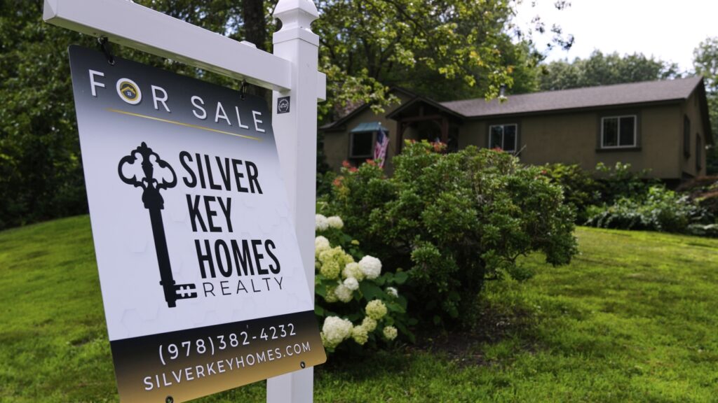 Merger between real estate giants could squeeze smaller brokerages : NPR