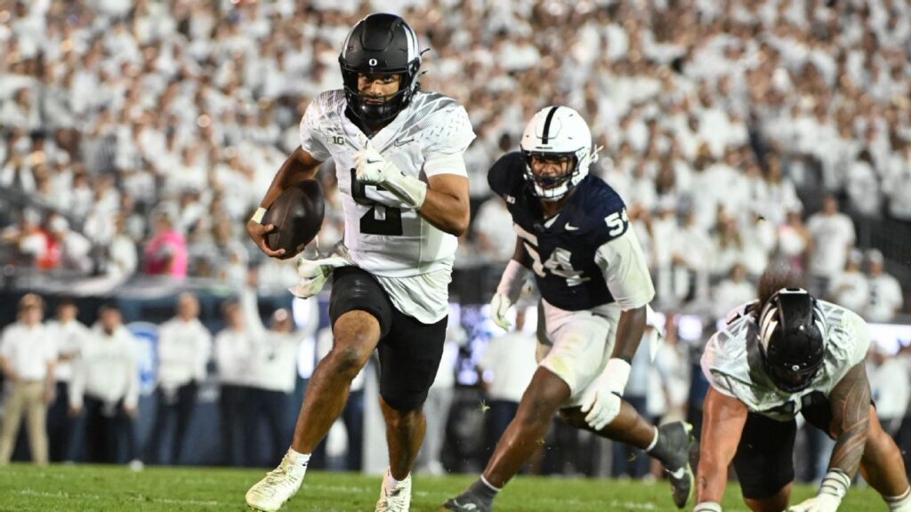 Oregon's Lanning touts Moore as best QB after beating Penn State