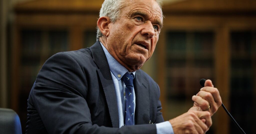 Over 1,000 HHS staffers call on Trump to fire RFK Jr. for “endangering the nation’s health” Over 1,000 HHS staffers call on Trump to fire RFK Jr. for "endangering the nation's health"