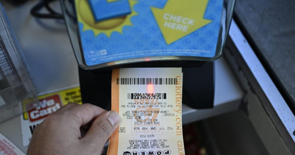 Powerball winners can opt for potentially "dangerous" lump sum or "safe bet" annual payments. An accountant gives advice.