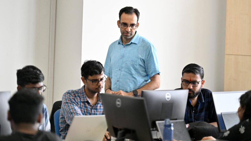 Semiconductor designers chip in - The Hindu