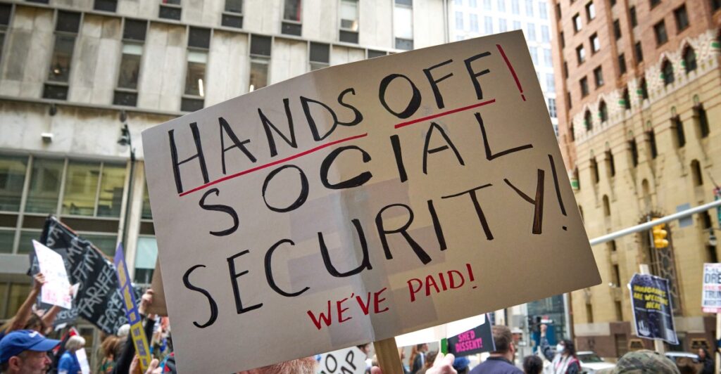 Social Security retirement age: How to raise it without hurting poor people