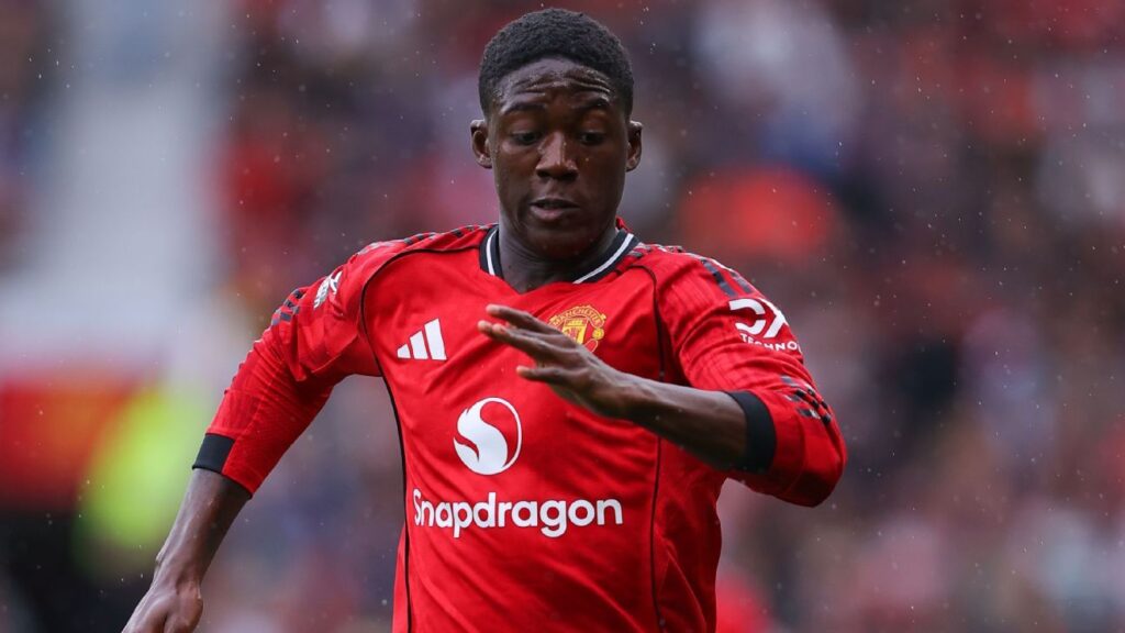 Transfer rumors, news: Man United's Mainoo a Man City target