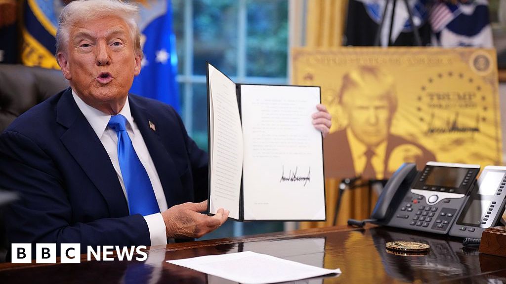 Trump attaches $100,000 fee for skilled worker visa applicants Trump attaches $100,000 fee for skilled worker visa applicants