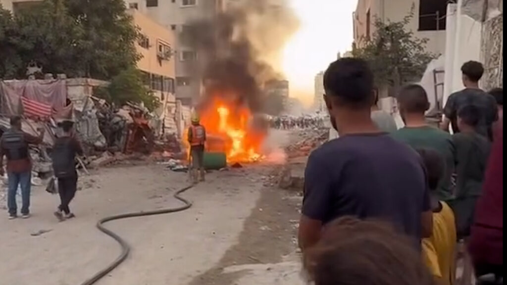 Video: Israeli strike targets vehicle carrying displaced Palestinians | Gaza