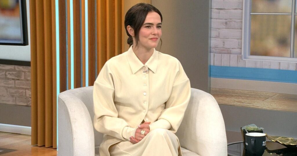 Zoey Deutch on starring in romantic comedy "The Threesome" and what drew her to the project