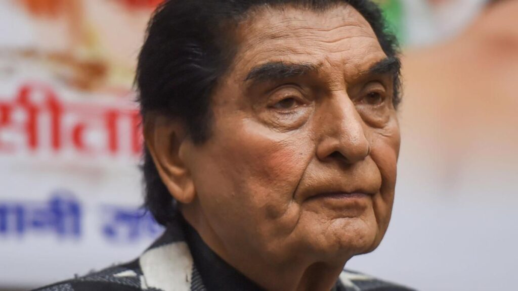 Asrani was synonymous with wholesome entertainment: CM Fadnavis