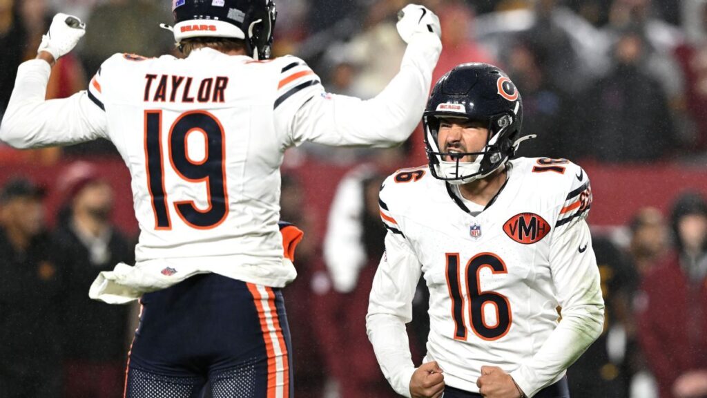 Bears' Jake Moody connects on late field goal to beat Commanders