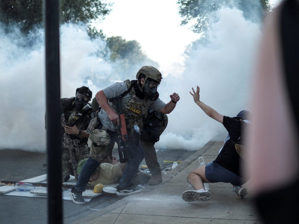 Border Patrol agents shoot woman amid Chicago immigration protests | Donald Trump News