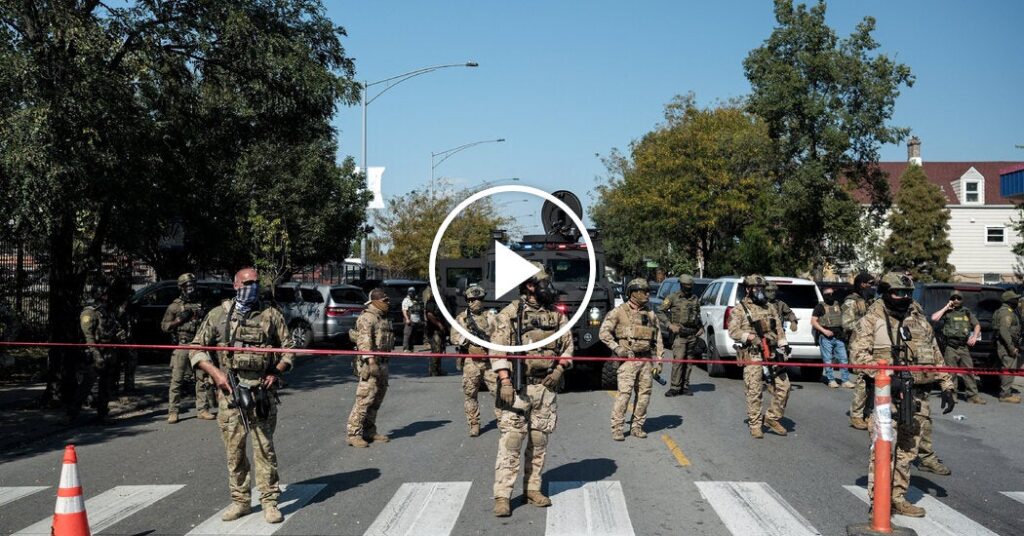 Federal Agents Fire Pepper Balls to Disperse Crowds Protesting in Chicago