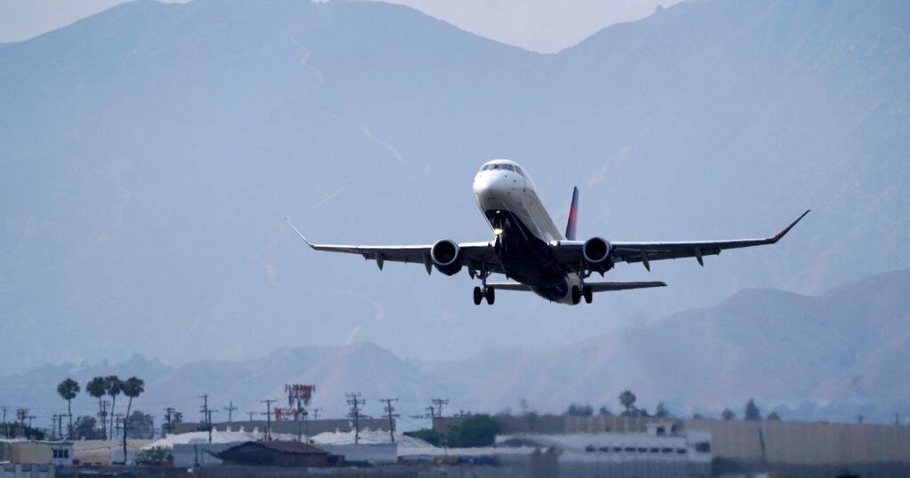 Flights delayed at some U.S. airports amid shortage of air traffic controllers
