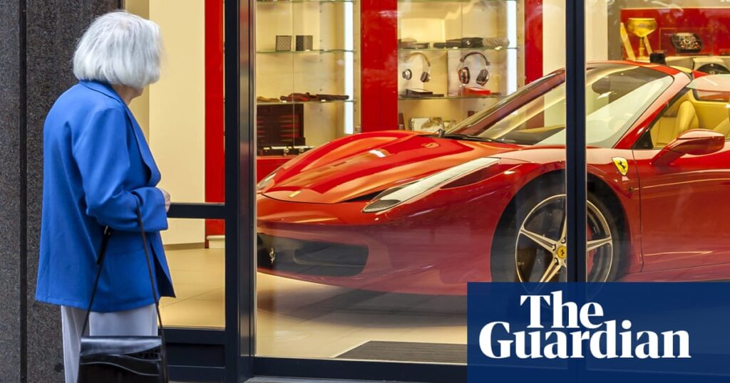 Lifetime of earnings not enough for UK workers to join wealthiest 10%, report says | Inequality