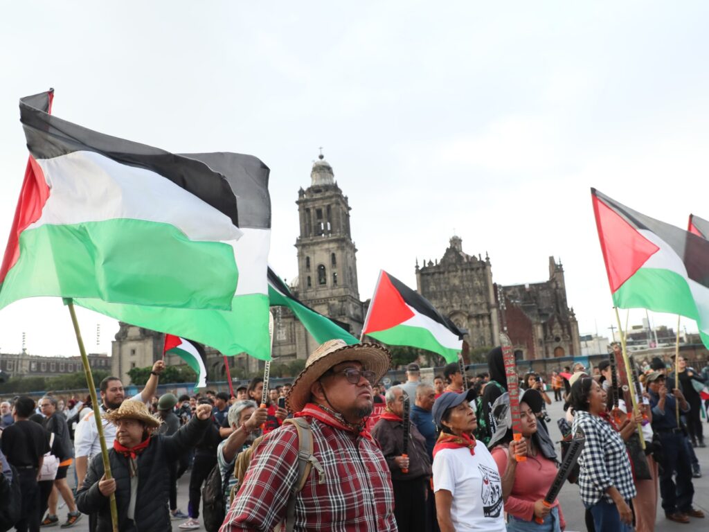 March for 1968 Mexican student massacre eclipsed by support for Gaza | Protests News