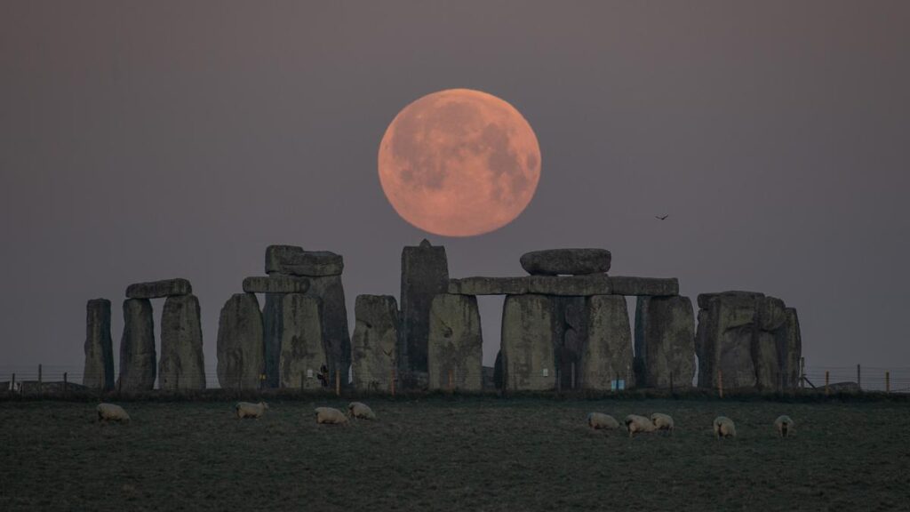 What is a supermoon?