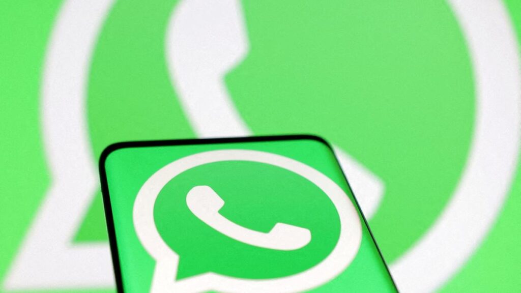 WhatsApp rolls out passkey encryption for chat backups