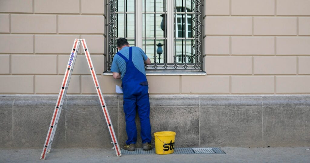 Who gets back pay and who doesn't after a government shutdown?